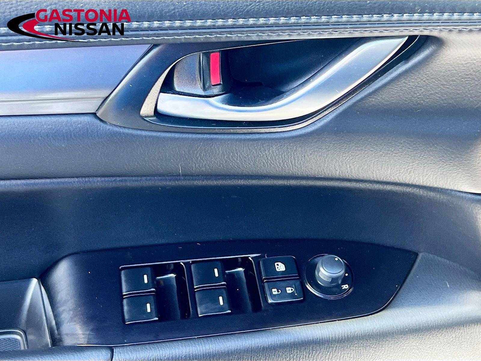 Used 2021 MAZDA CX-5 Touring image 23