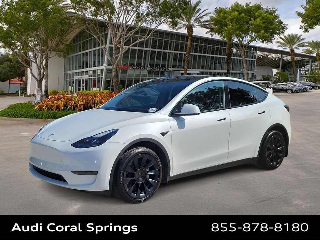 Used 2024 Tesla Model Y Long Range image 1