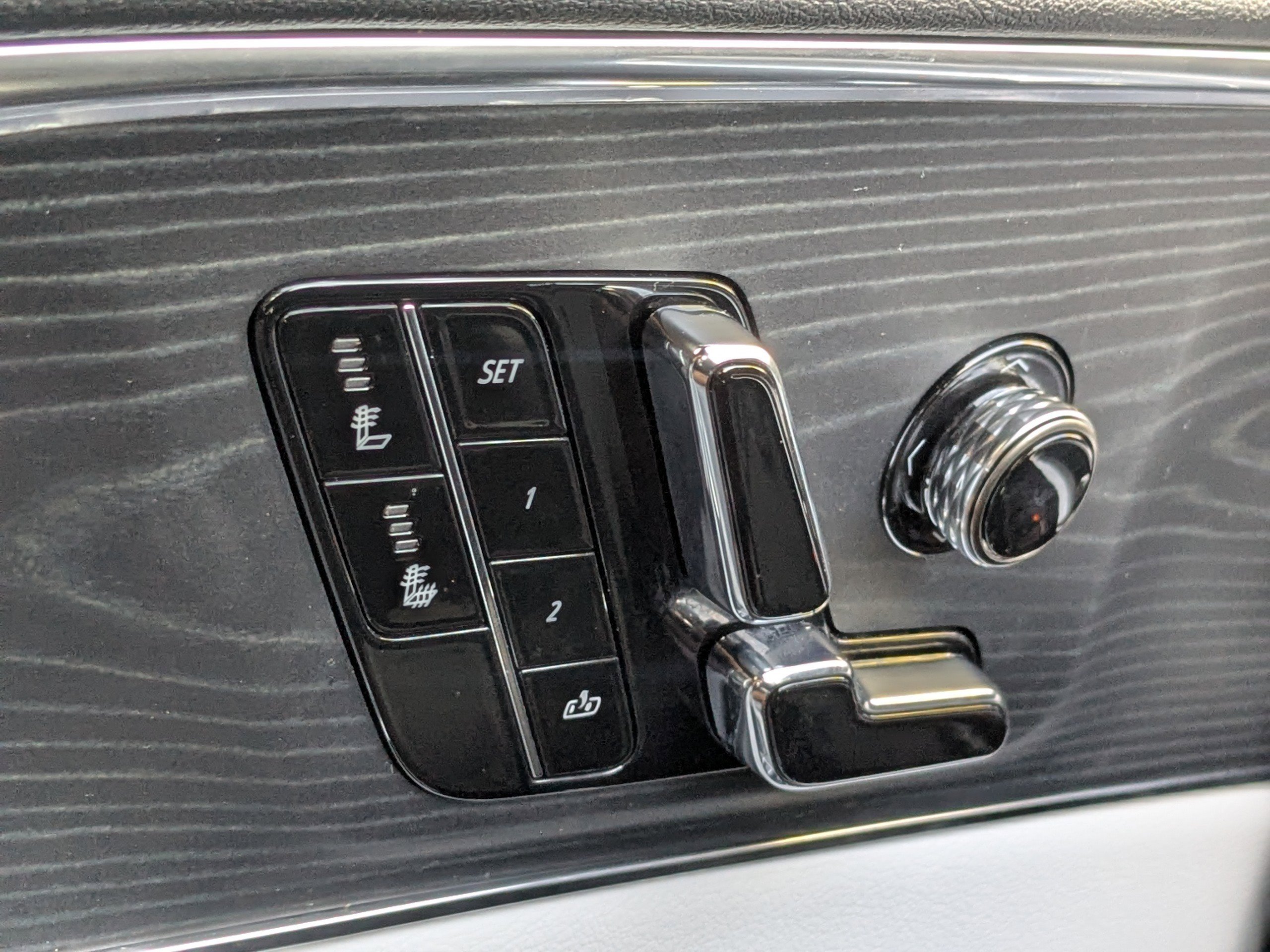 Used 2024 Cadillac Lyriq Luxury RWD image 25