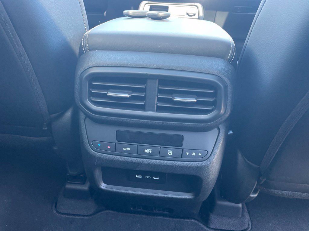 Used 2025 Honda Pilot Touring image 23