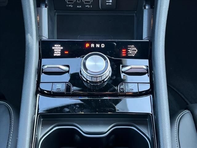 New 2025 Jeep Grand Cherokee L Overland w/ Advanced Protech Group III AWD/4WD image 19