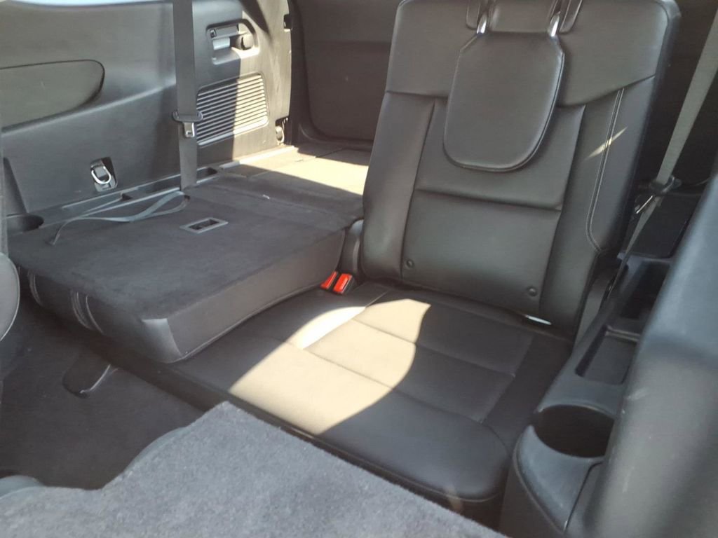 Used 2023 Ford Explorer XLT w/ Equipment Group 202A AWD/4WD image 11