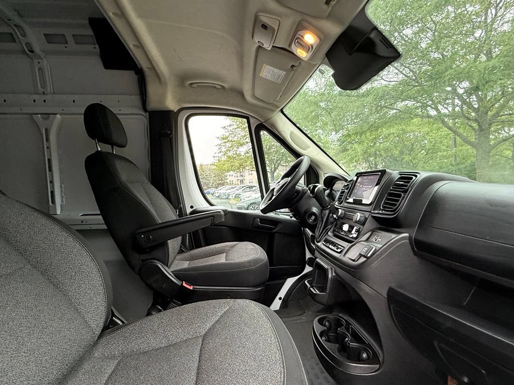Used 2025 RAM ProMaster 2500 w/ Convenience Group FWD image 18