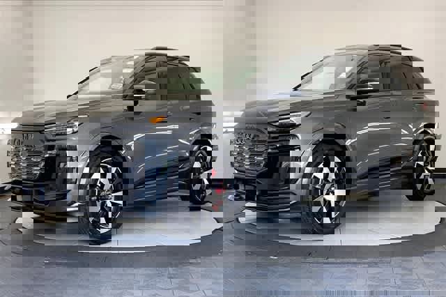 New 2025 Audi SQ6 e-tron Premium Plus image 2