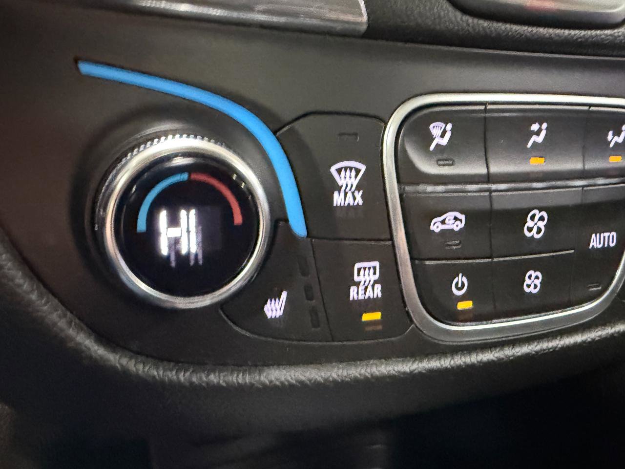 Used 2020 Chevrolet Equinox LT FWD image 43