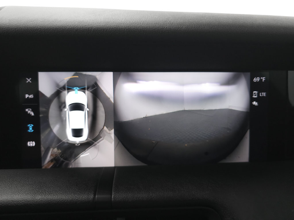 Used 2022 Porsche Taycan RWD image 23