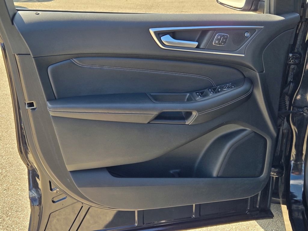 Used 2022 Ford Edge Titanium image 29