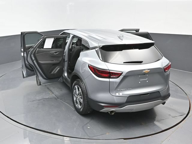 Used 2025 Chevrolet Blazer LT AWD/4WD image 25