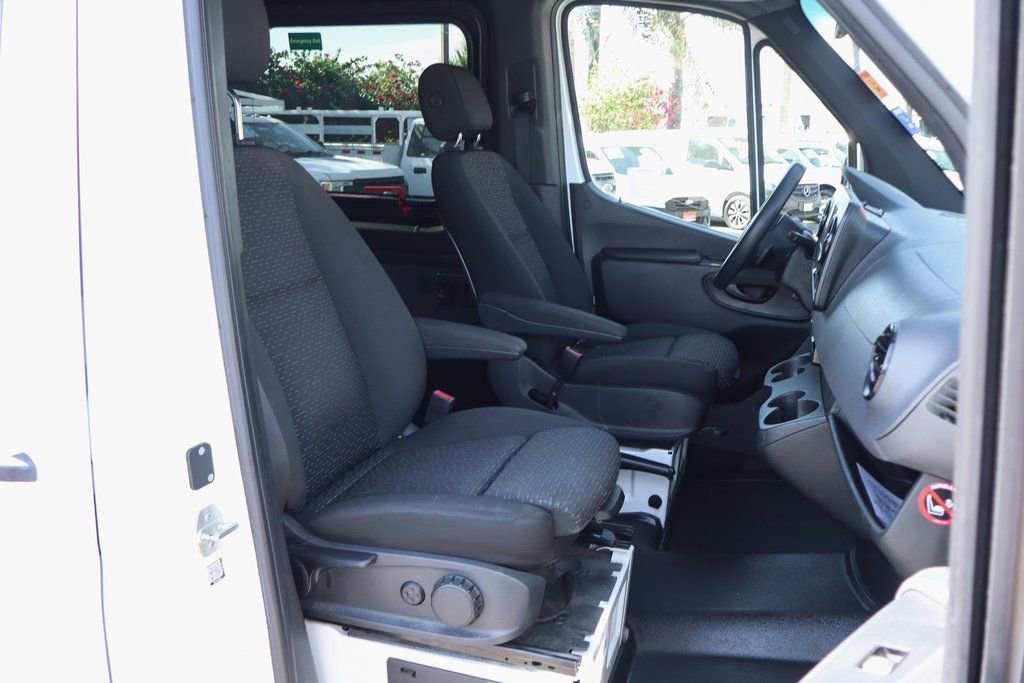 Used 2019 Mercedes-Benz Sprinter 2500 image 39