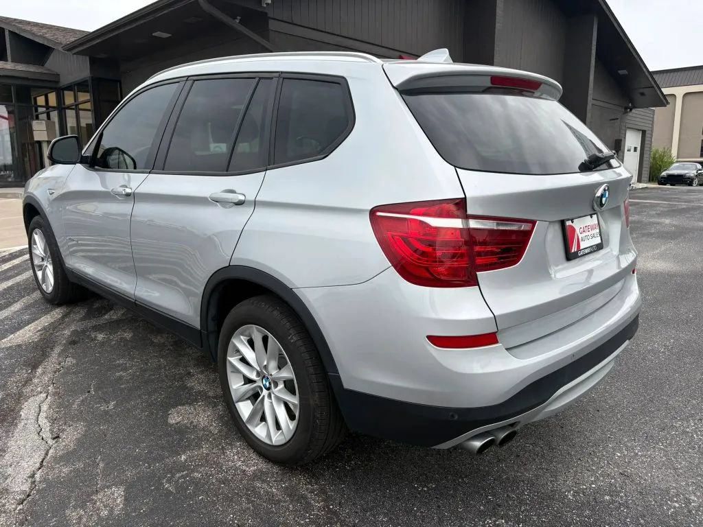 Used 2017 BMW X3 xDrive28i AWD/4WD image 3