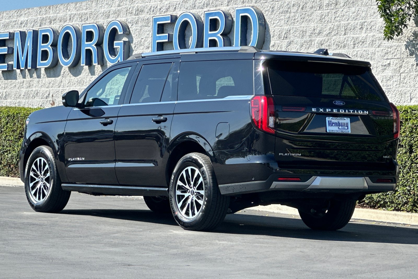 Used 2025 Ford Expedition Max Platinum AWD/4WD image 6