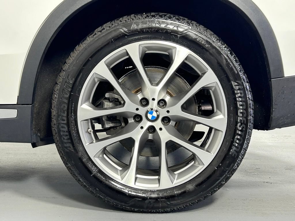 Used 2024 BMW X5 xDrive40i w/ Premium Package AWD/4WD image 39