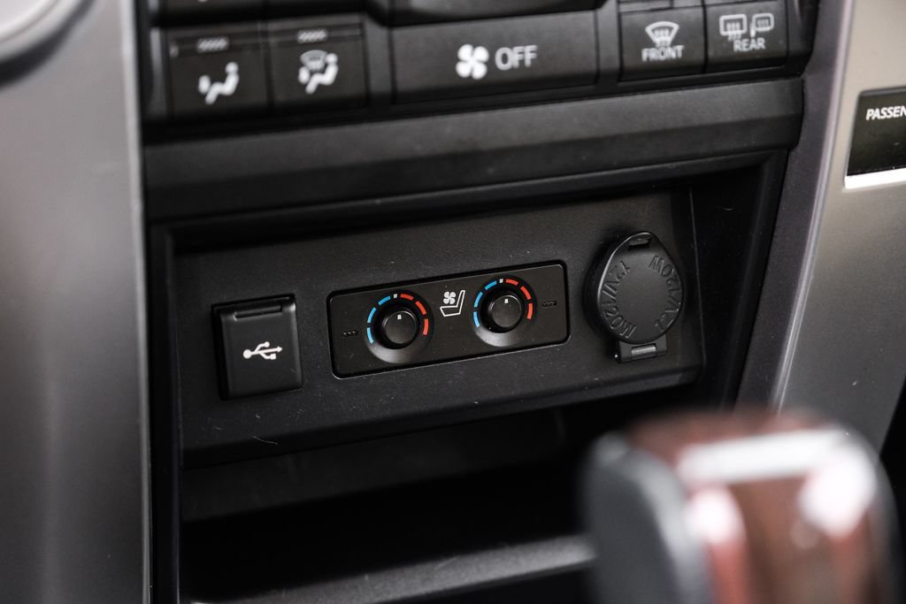 Used 2022 Toyota 4Runner Limited AWD/4WD image 21