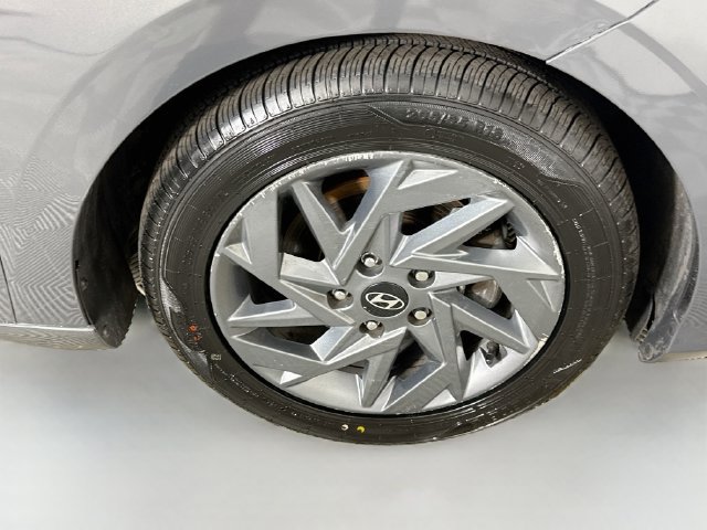 Used 2024 Hyundai Elantra SEL FWD image 31