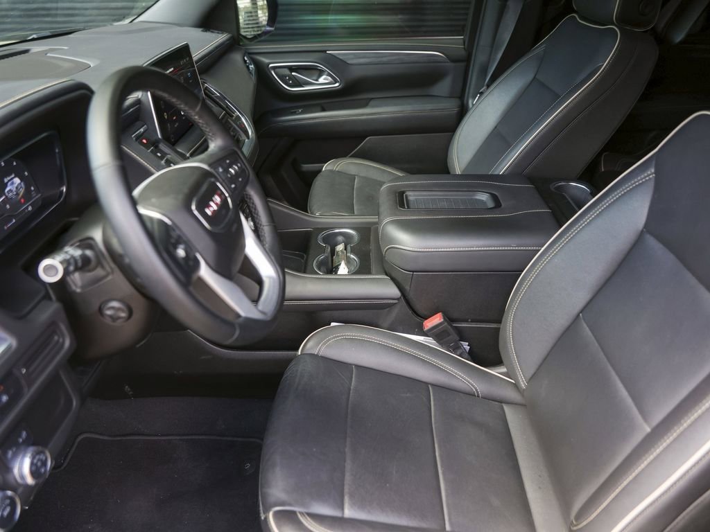Used 2023 GMC Yukon SLT w/ SLT Luxury Package image 19