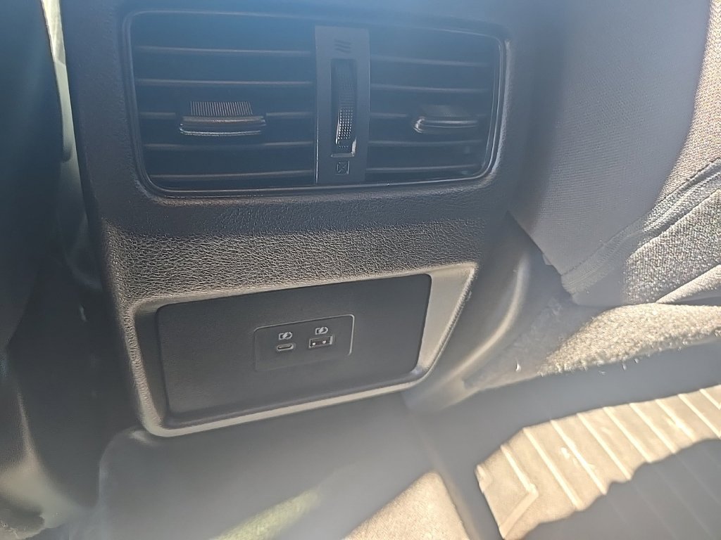 Used 2022 Nissan Rogue SV AWD/4WD image 24