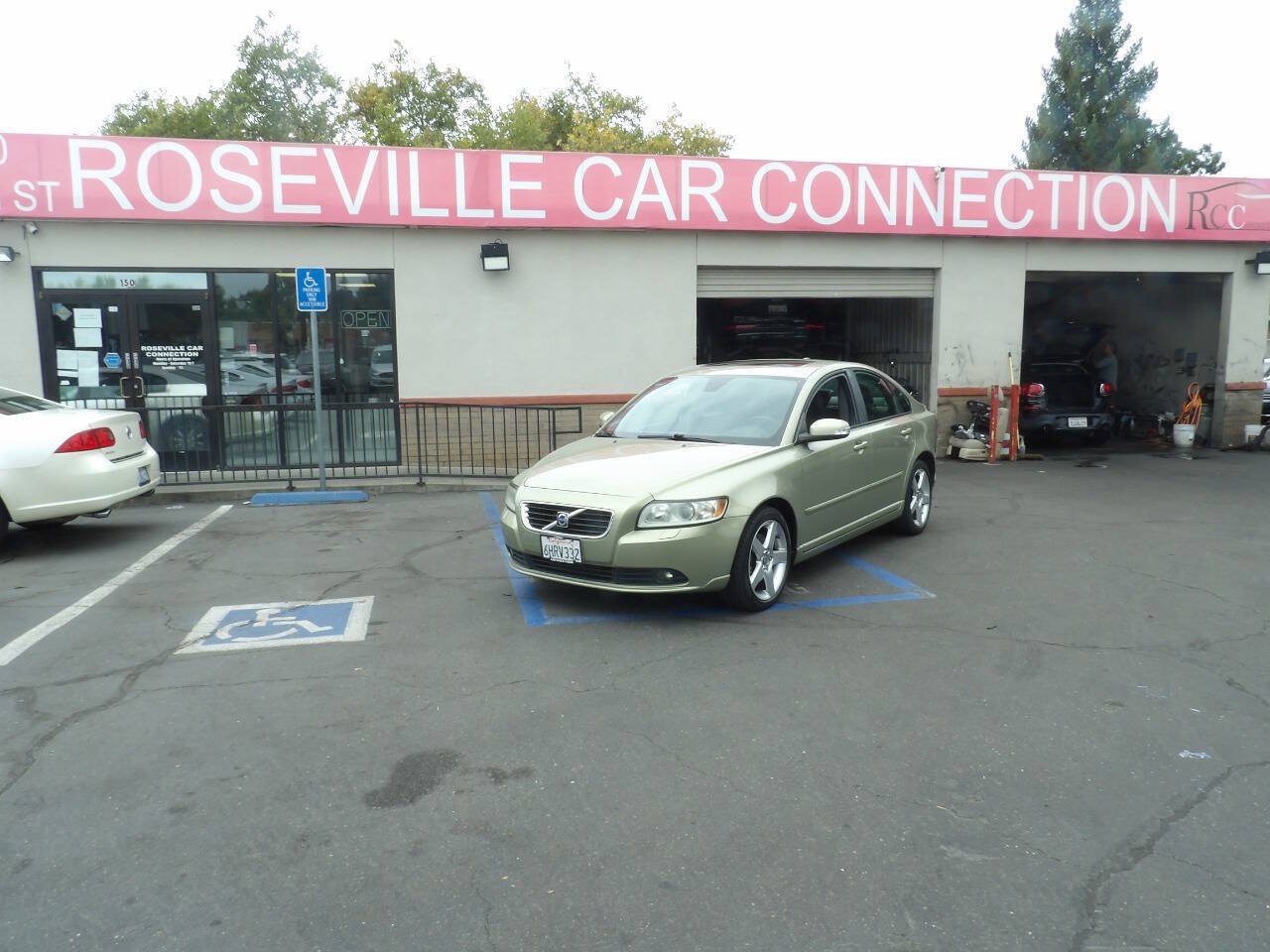 Used 2008 Volvo S40 2.4i FWD image 1