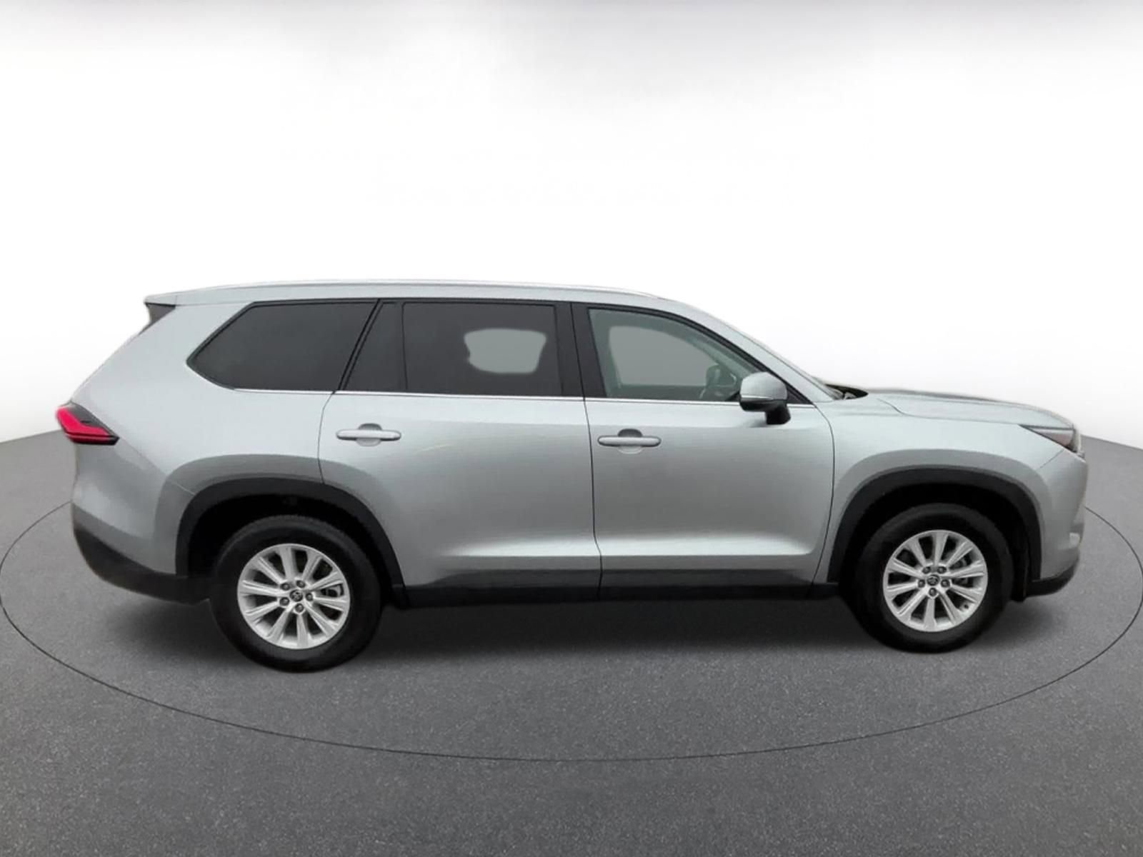 Used 2024 Toyota Grand Highlander XLE image 16