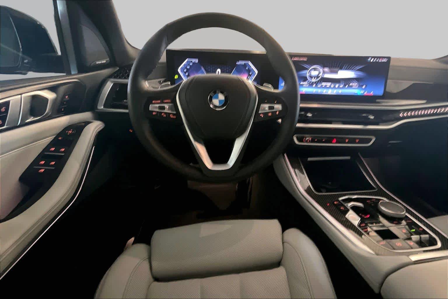 Certified 2025 BMW X5 xDrive40i w/ Parking Assistance Package AWD/4WD image 5