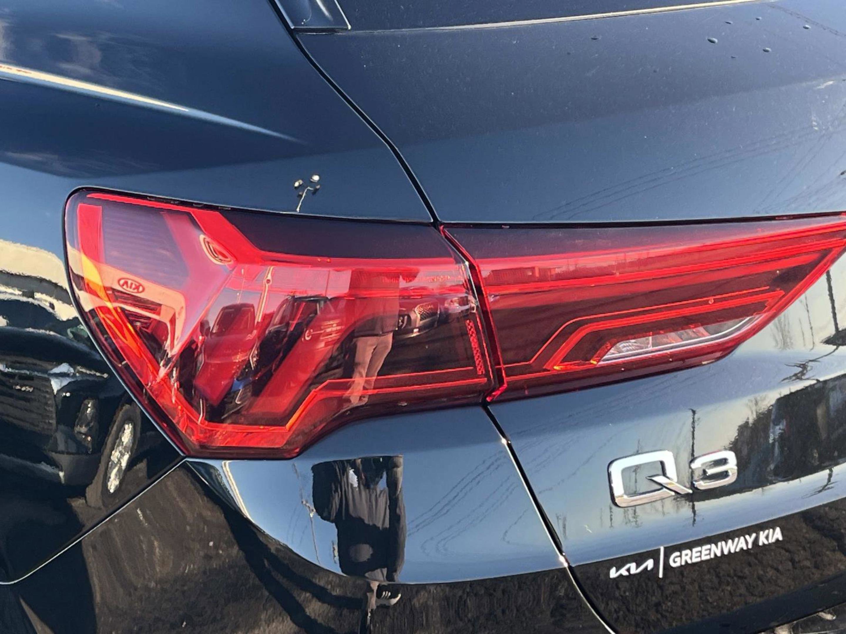 Used 2025 Audi Q3 2.0T Premium image 10