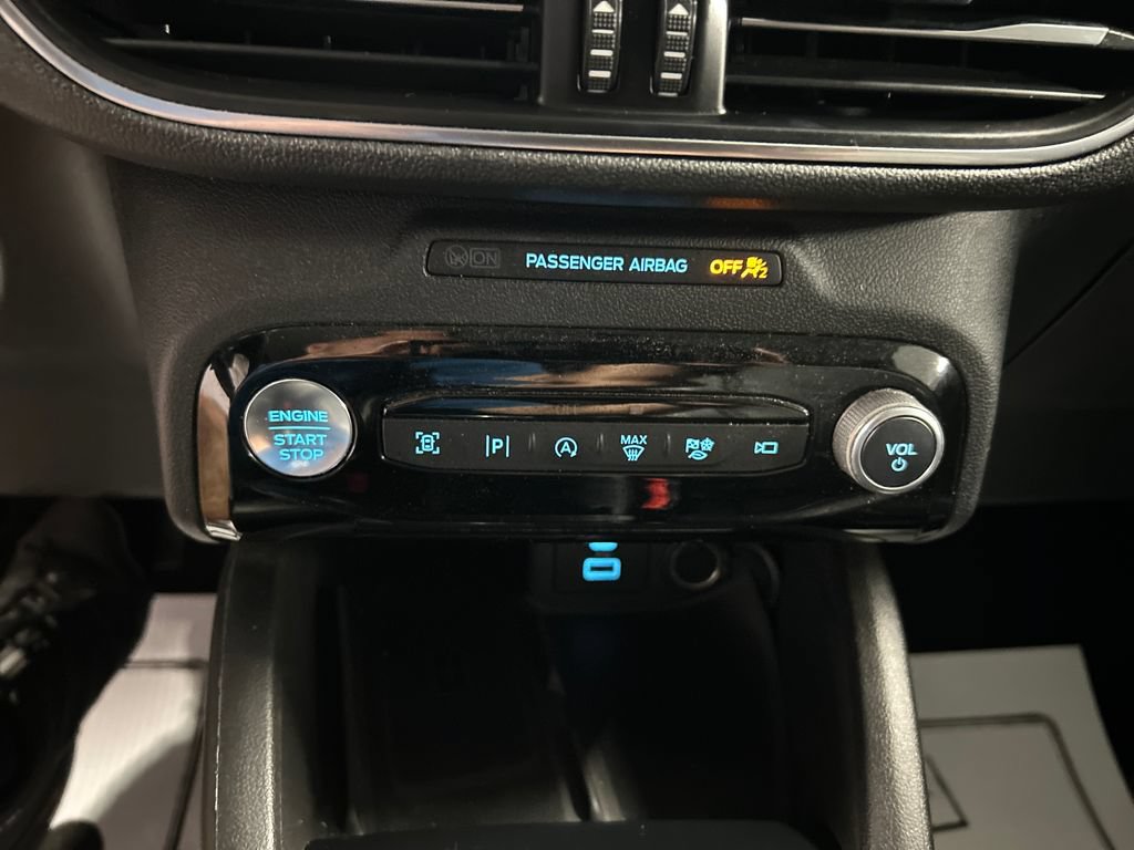 Used 2023 Ford Escape Platinum AWD/4WD image 19