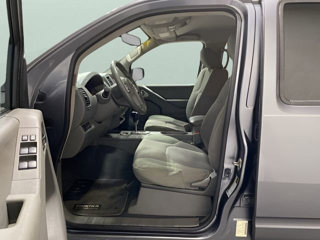 Used 2020 Nissan Frontier SV w/ Midnight Edition Floor Mats AWD/4WD image 10