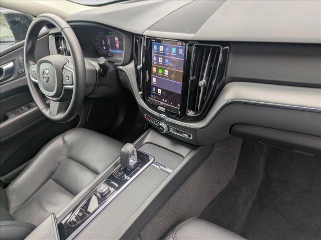 Used 2025 Volvo XC60 B5 Core image 28