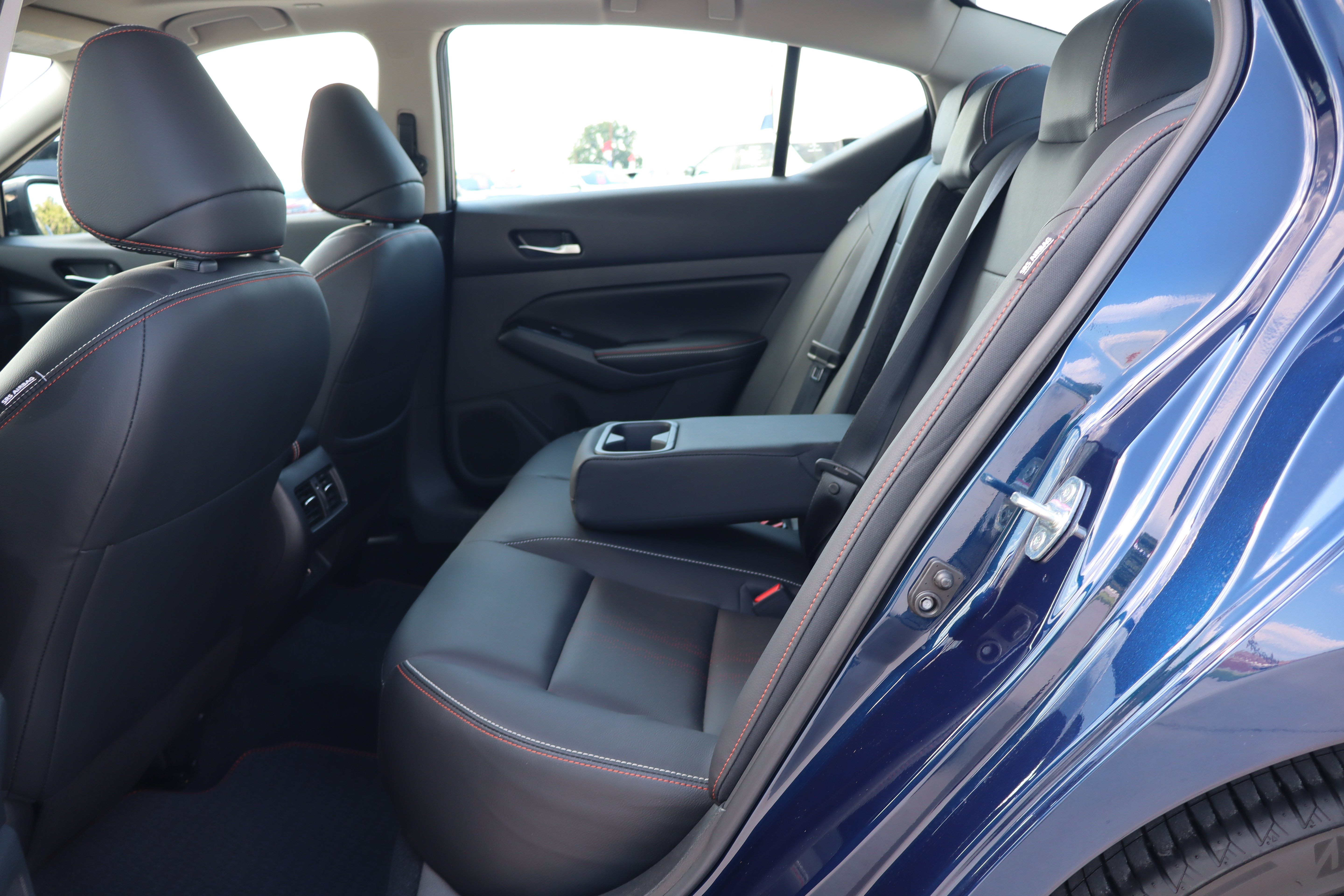 Used 2023 Nissan Altima 2.0 SR FWD image 11