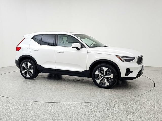 Certified 2023 Volvo XC40 B5 Plus w/ Protection Package Premier AWD/4WD image 3