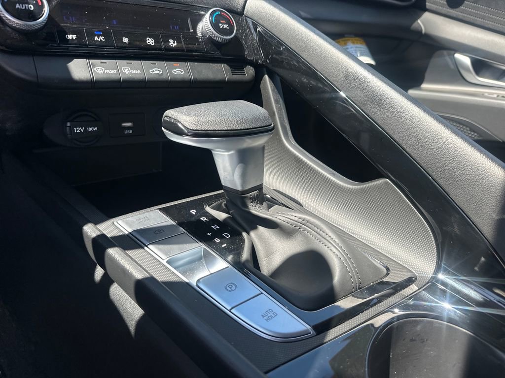 Certified 2025 Hyundai Elantra Hybrid FWD image 18