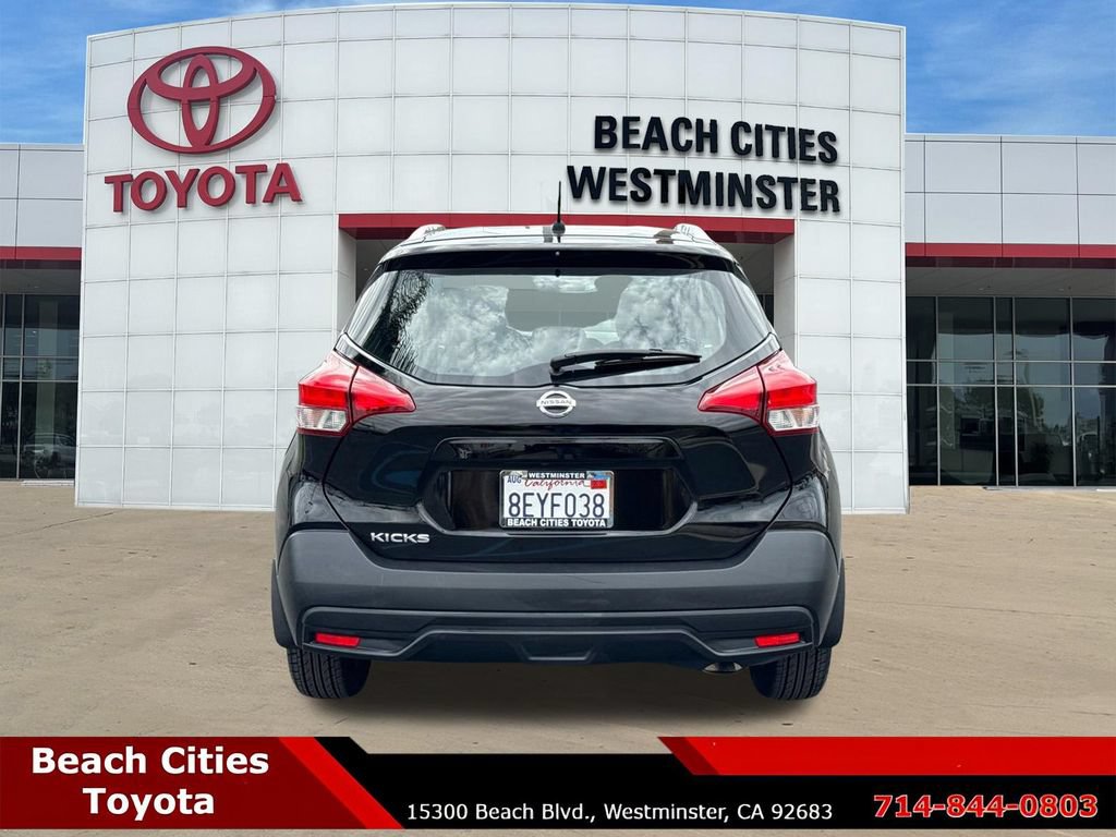 Used 2018 Nissan Kicks S FWD image 10