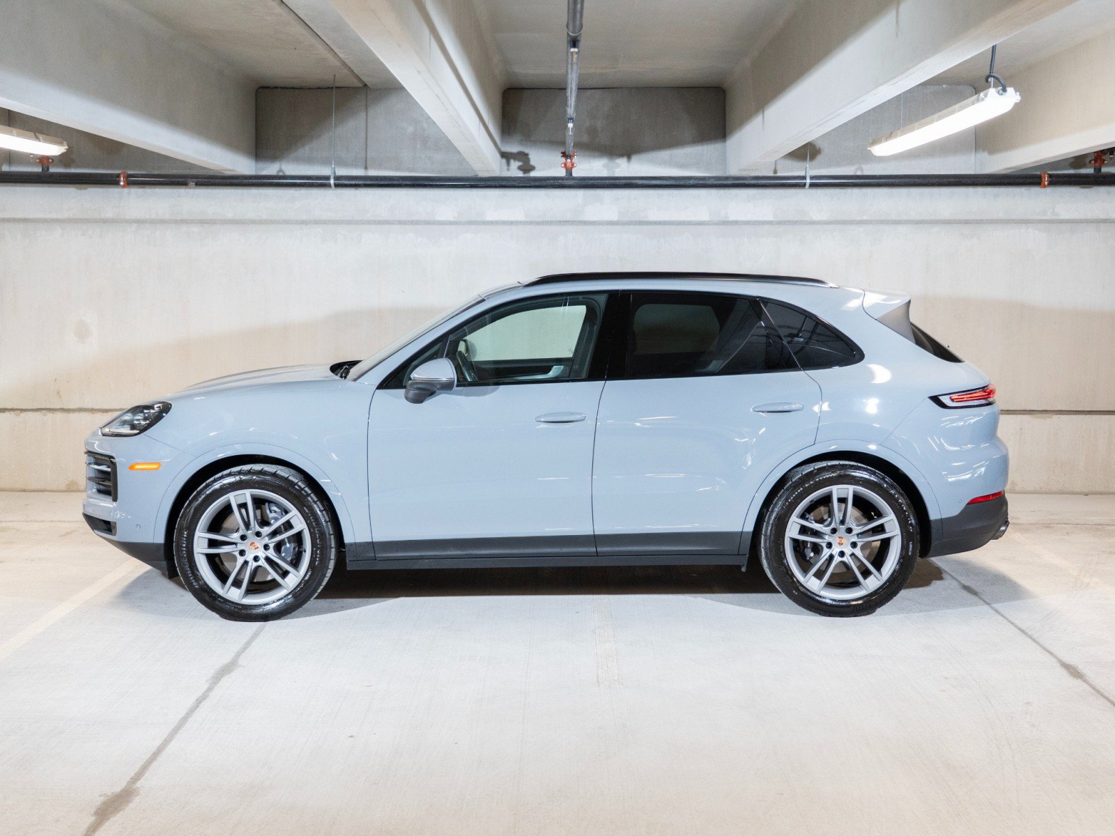 Certified 2026 Porsche Cayenne AWD/4WD image 2