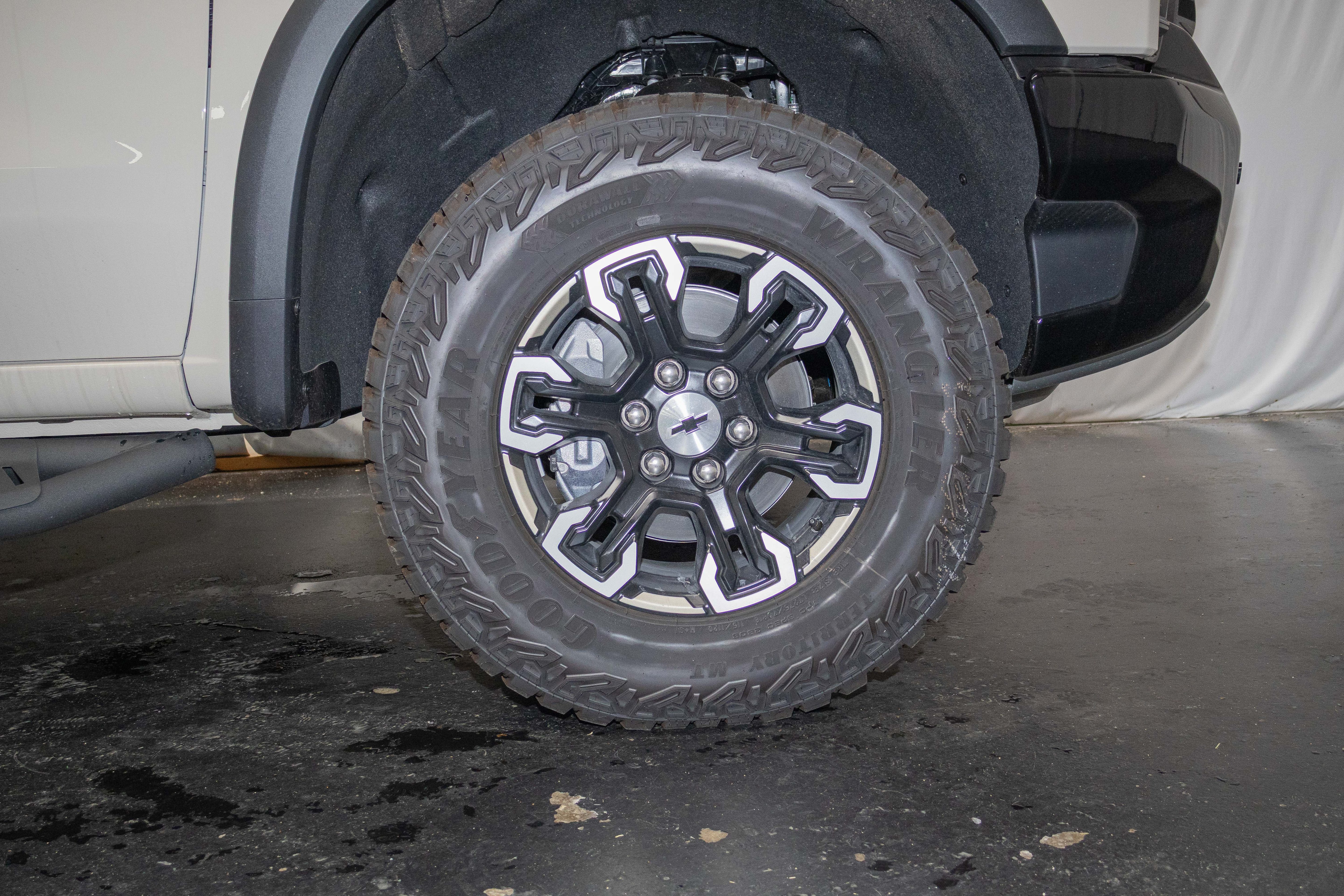 New 2026 Chevrolet Silverado 1500 ZR2 w/ LPO, Dark Essentials Package AWD/4WD image 4