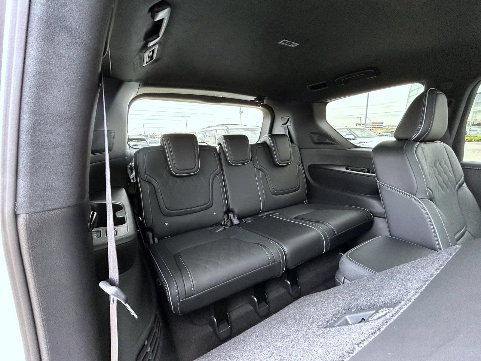 New 2026 INFINITI QX80 Autograph w/ Premium Cargo Package AWD/4WD image 19