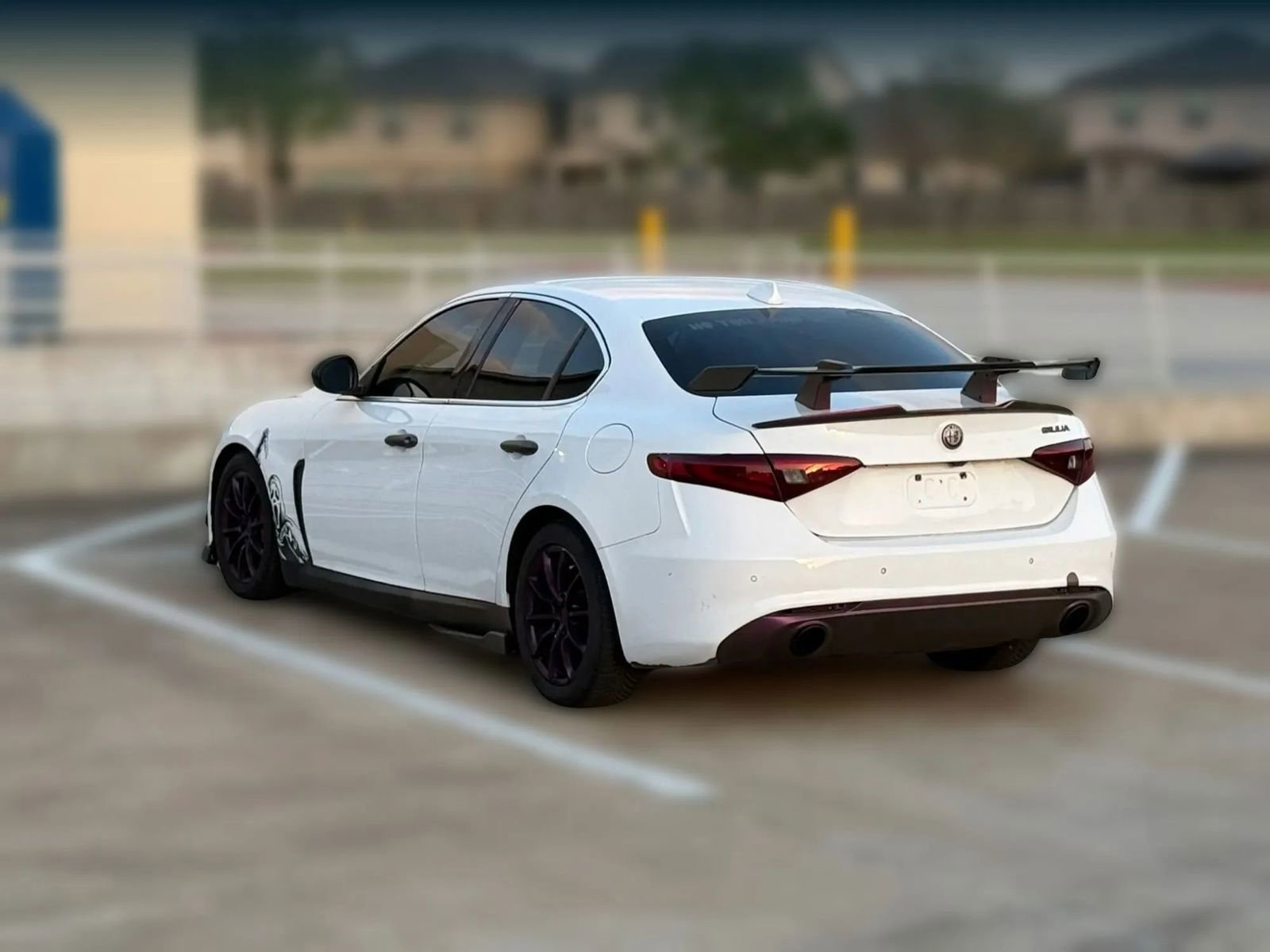 Used 2017 Alfa Romeo Giulia image 6