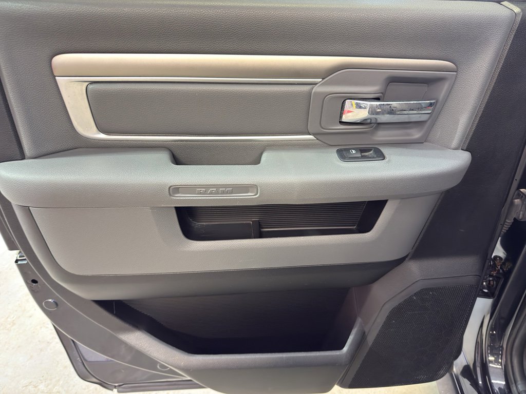 Used 2014 RAM 1500 Big Horn image 27