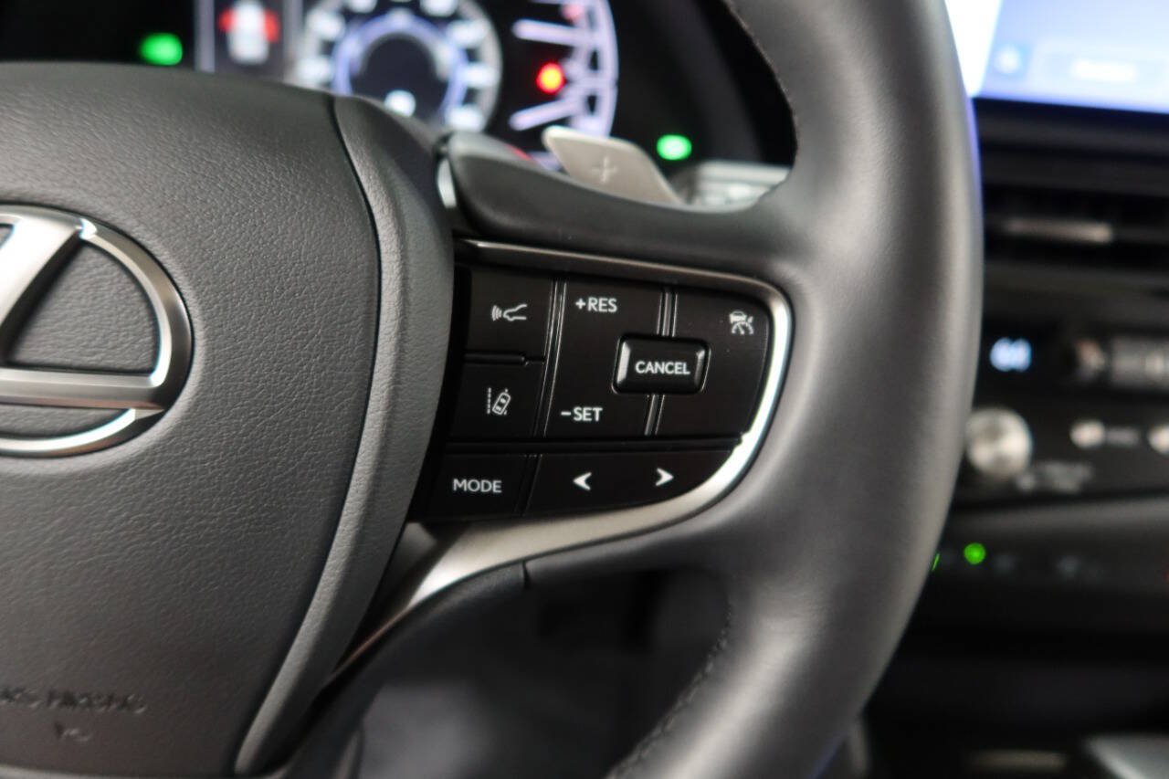 Used 2025 Lexus ES 300h F Sport w/ Accessory Package (Z2) FWD image 35