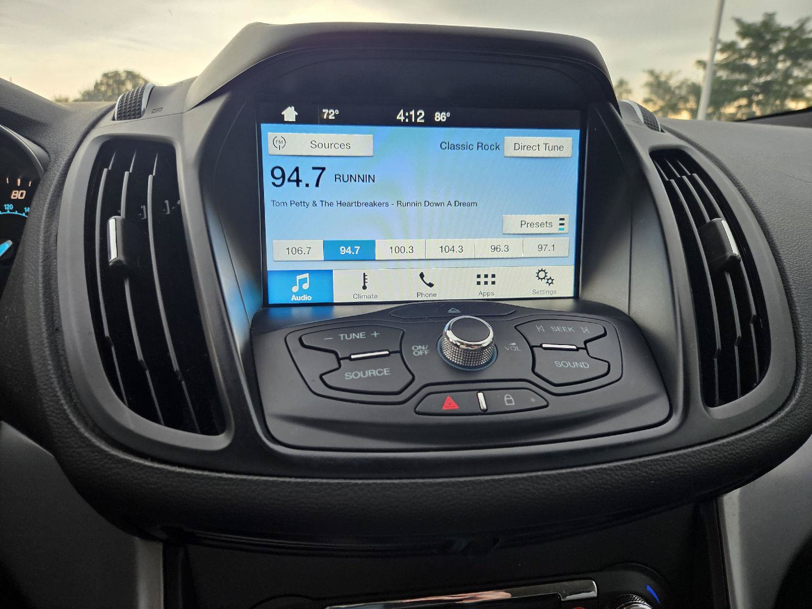 Used 2016 Ford Escape SE w/ Equipment Group 201A FWD image 11