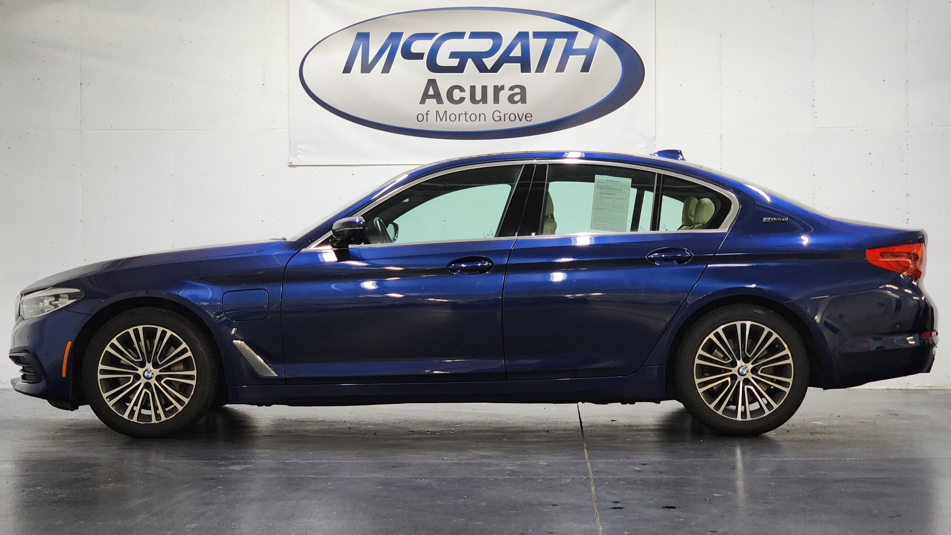 Used 2019 BMW 530e xDrive w/ Premium Package AWD/4WD image 10