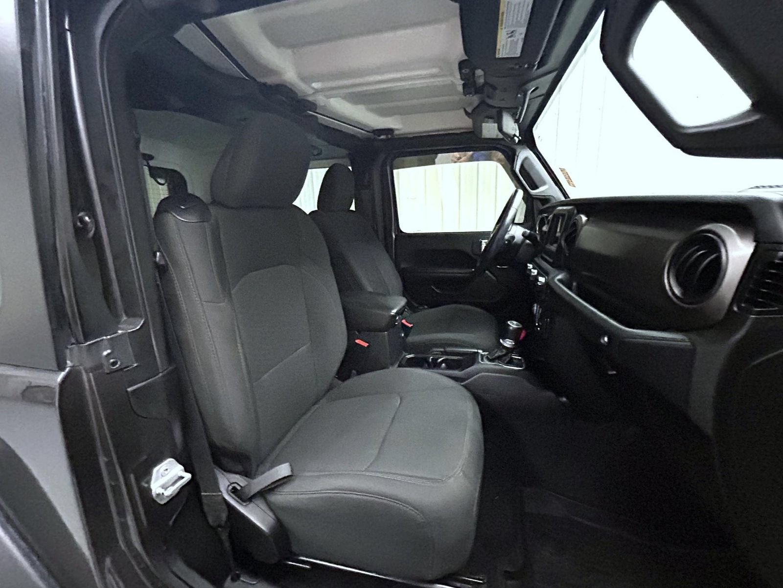 Used 2020 Jeep Wrangler Sport AWD/4WD image 15