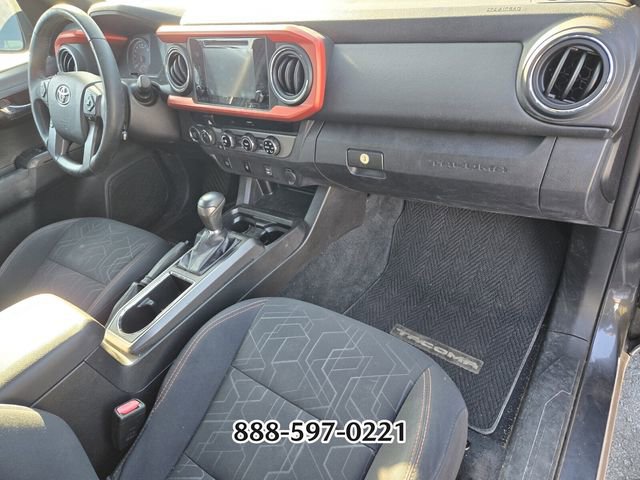 Used 2016 Toyota Tacoma TRD Sport w/ Towing Package image 6