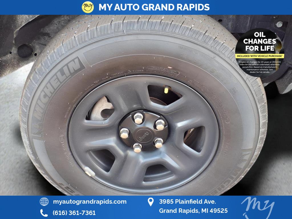 Used 2020 Jeep Wrangler Sport image 12