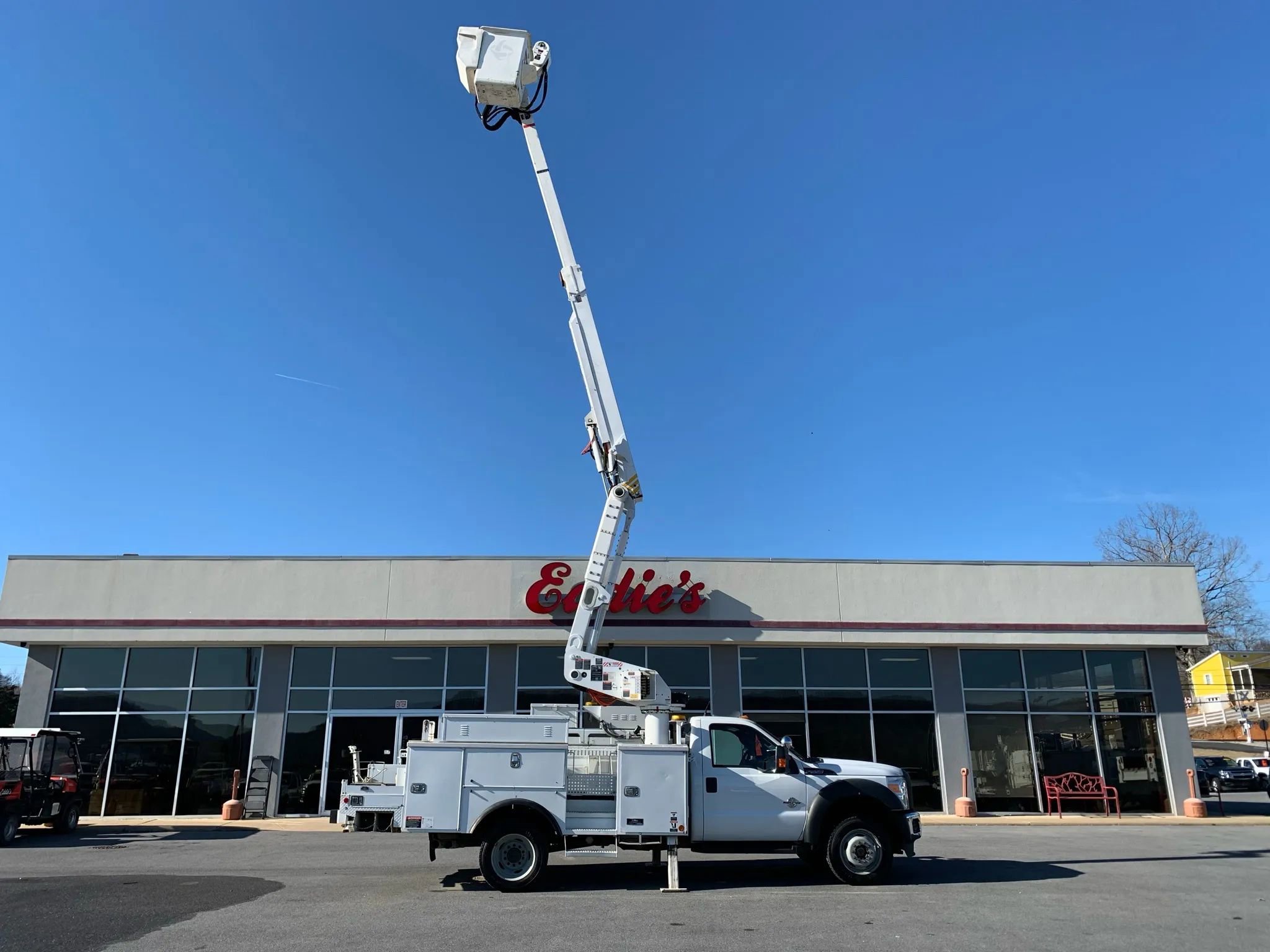Used 2016 Ford F550 XL 165  W.B. 2D image 62