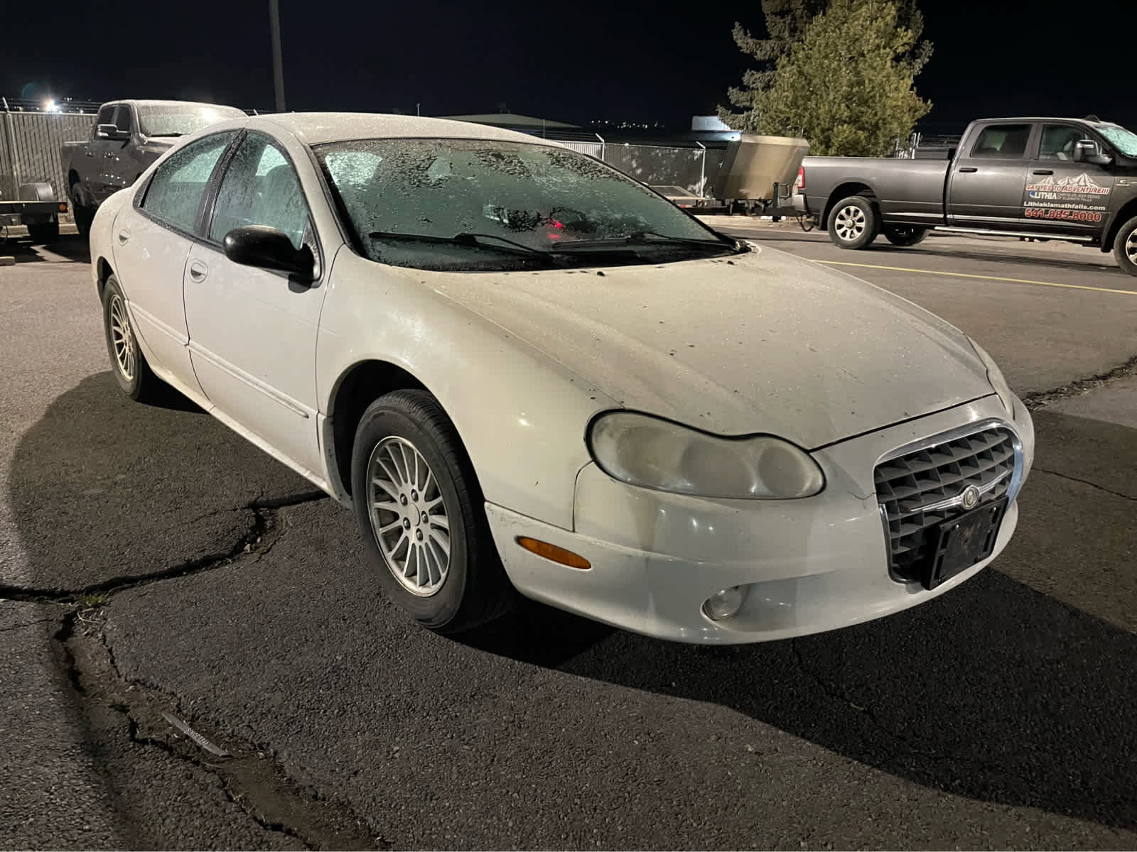 Used 2004 Chrysler Concorde LXi image 3