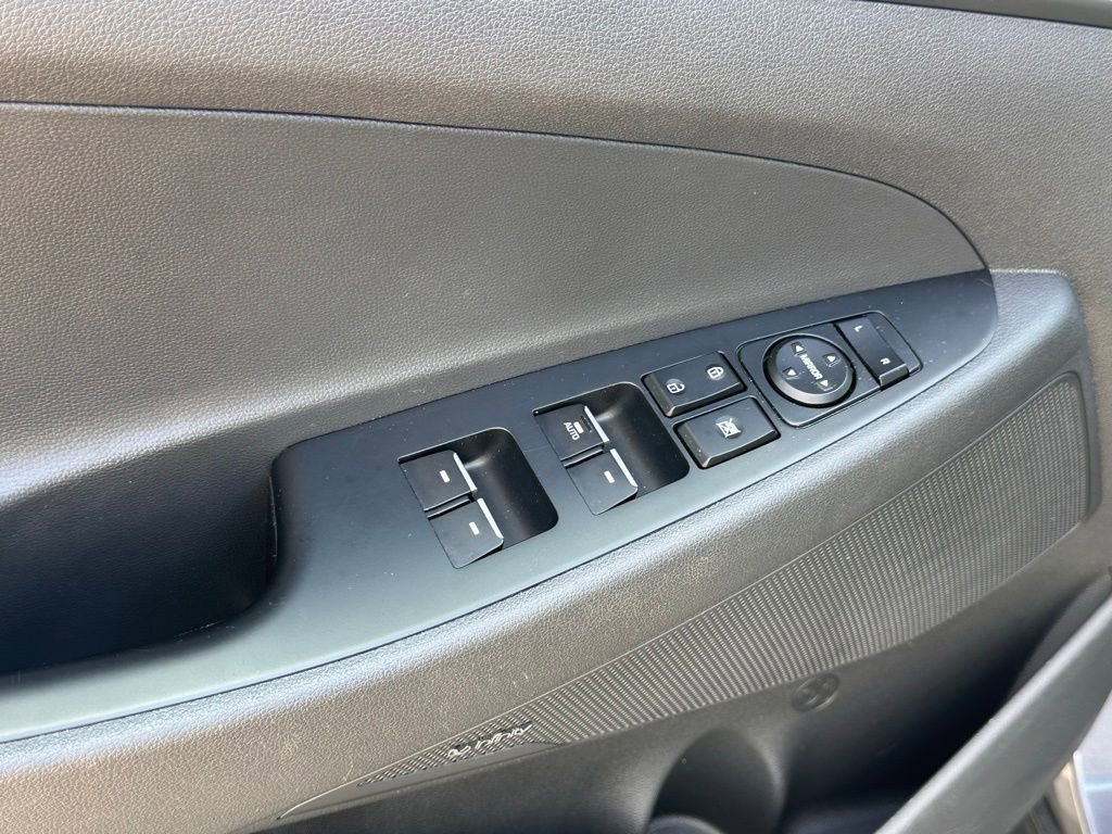 Used 2021 Hyundai Tucson Ultimate w/ Cargo Package image 17