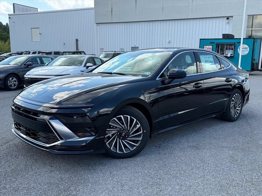 New 2026 Hyundai Sonata Limited FWD image 2