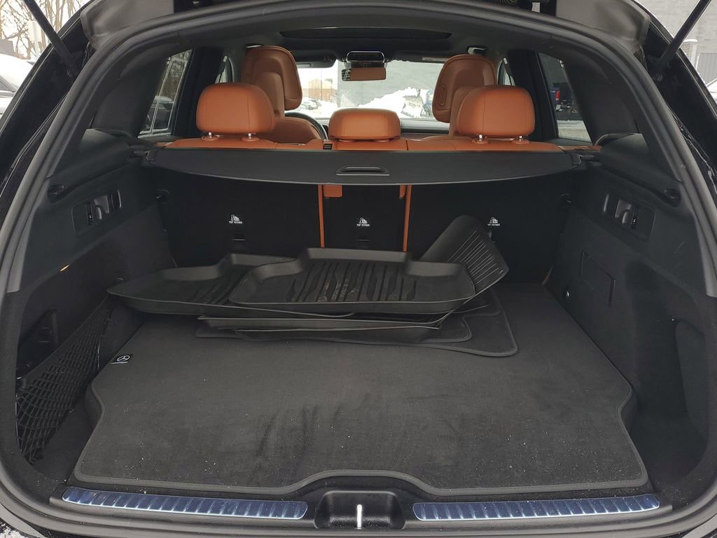 Used 2025 Mercedes-Benz GLC 350e image 31
