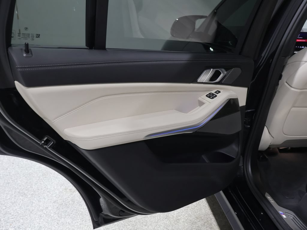 Used 2026 BMW X7 M60i AWD/4WD image 17