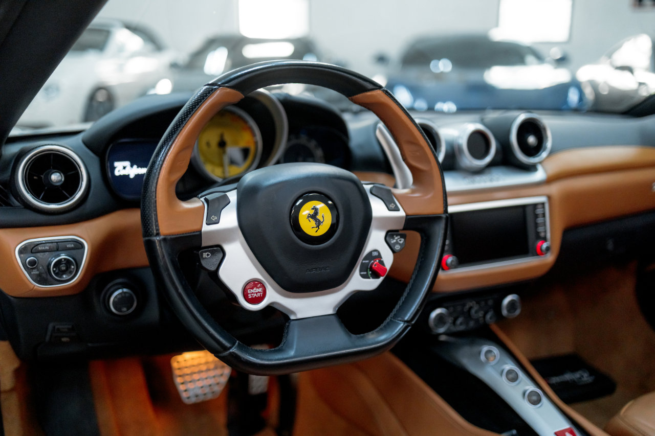 Used 2016 Ferrari California T image 61