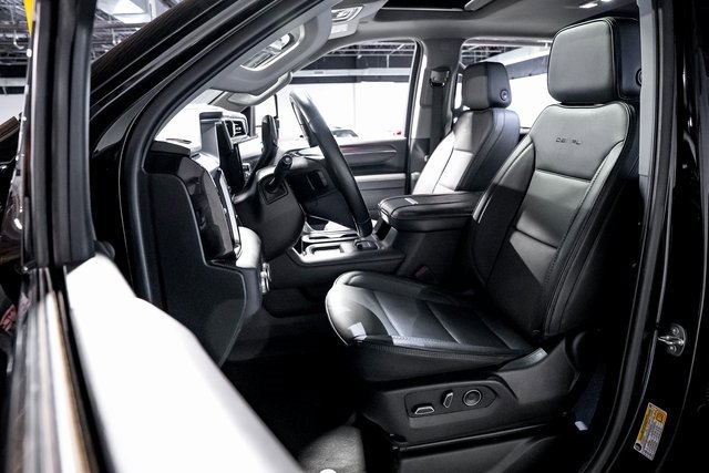 Used 2024 GMC Sierra 3500 Denali w/ Denali Reserve Package image 20